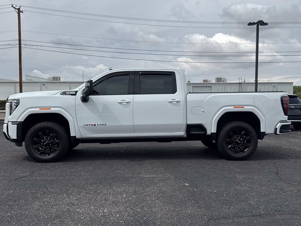 Used 2025 GMC Sierra 2500 AT4 w/ AT4 Premium Plus Package AWD/4WD image 4