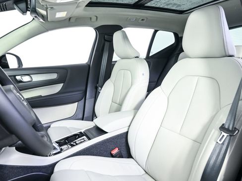 New 2026 Volvo XC40 B5 Plus w/ Protection Package Premier AWD/4WD image 5