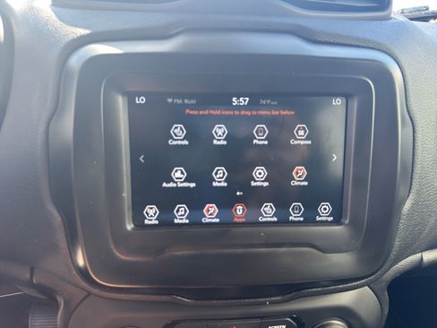 Used 2018 Jeep Renegade Trailhawk w/ Cold Weather Group II AWD/4WD image 26