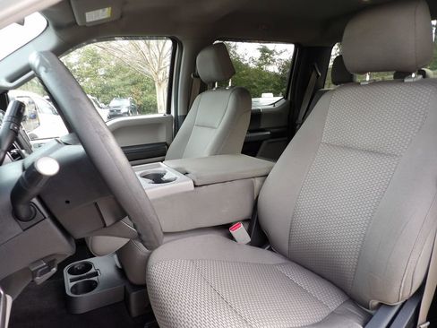 Used 2016 Ford F150 XLT image 11