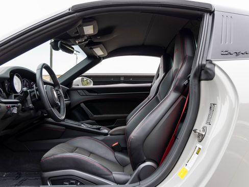Certified 2022 Porsche 911 Targa 4 GTS image 32