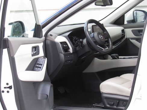 Used 2023 Nissan Rogue SL image 9