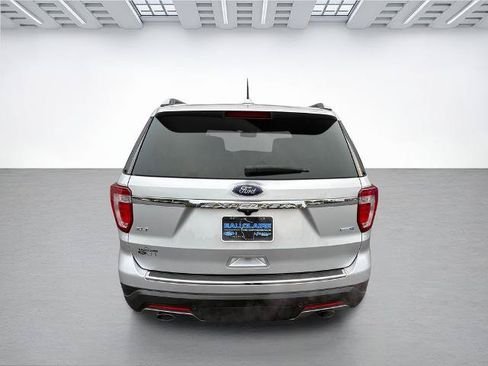 Certified 2018 Ford Explorer XLT w/ Equipment Group 202A AWD/4WD image 4