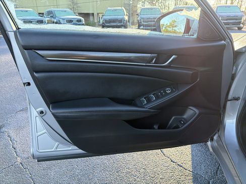 Used 2020 Honda Accord Sport image 10