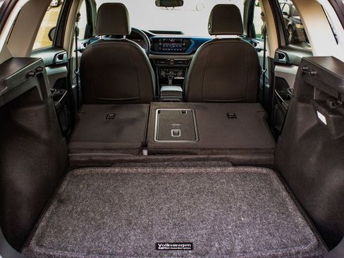 Used 2024 Volkswagen Taos SE w/ Panoramic Sunroof Package image 46