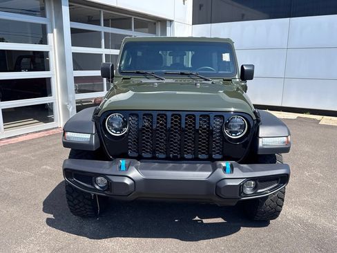 Used 2023 Jeep Wrangler Unlimited w/ Convenience Group AWD/4WD image 9