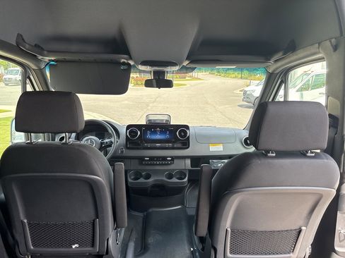 Used 2025 Mercedes-Benz Sprinter 2500 image 26