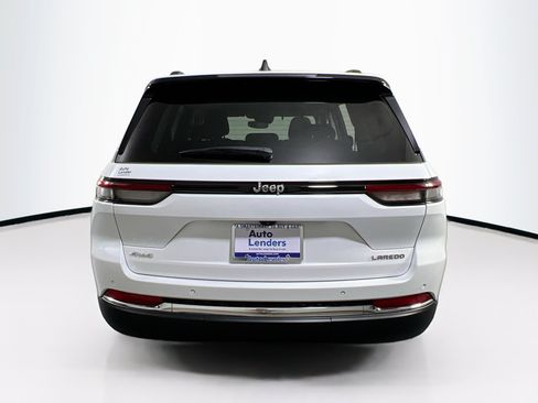 Used 2023 Jeep Grand Cherokee Laredo w/ Luxury Tech Group I AWD/4WD image 6