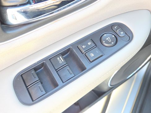 Used 2018 Honda HR-V EX image 37