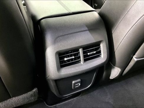 Used 2022 GMC Terrain SLT w/ Infotainment Package II AWD/4WD image 9