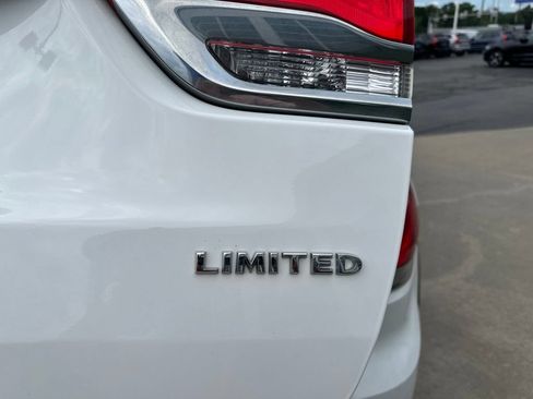 Used 2017 Jeep Grand Cherokee Limited w/ Luxury Group II AWD/4WD image 39