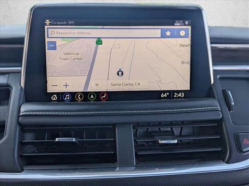 Used 2021 Chevrolet Tahoe Premier w/ Premium Package image 13