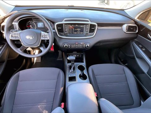 Used 2020 Kia Sorento L image 15