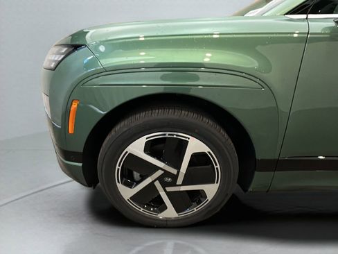 New 2026 Hyundai Ioniq 9 Calligraphy image 3