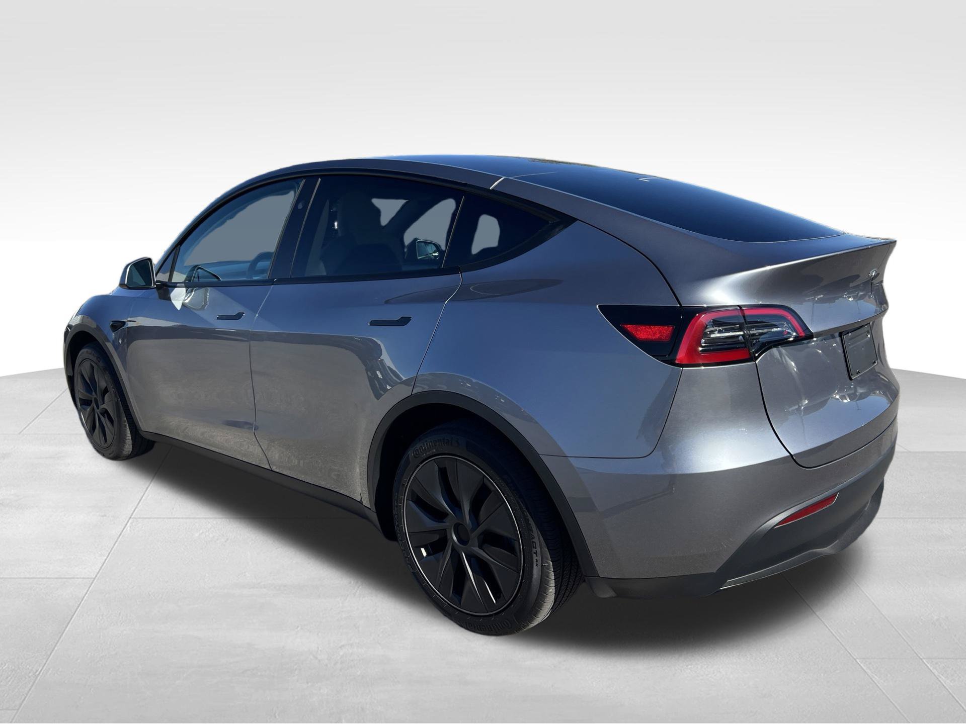 Used 2024 Tesla Model Y Long Range AWD/4WD image 7