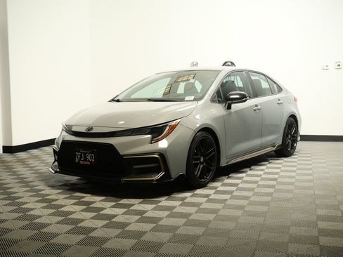 Used 2022 Toyota Corolla SE image 3