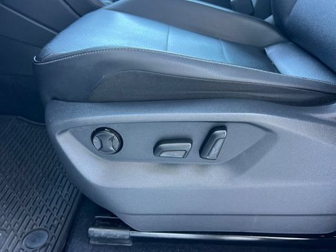 Used 2020 Volkswagen Tiguan SE w/ Panoramic Sunroof Package FWD image 14