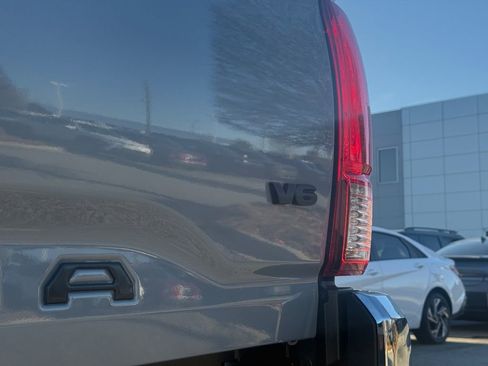 Used 2021 Toyota Tacoma SR5 image 8