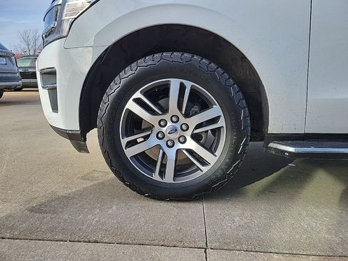 Used 2023 Ford Expedition Max Limited image 18
