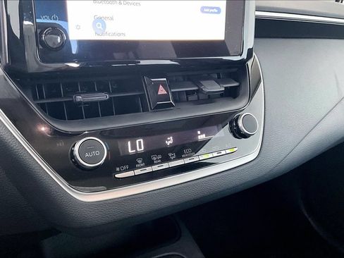 Used 2026 Toyota Corolla LE FWD image 31