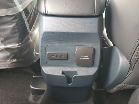 New 2025 Ford Maverick Lariat w/ Black Appearance Package image 16