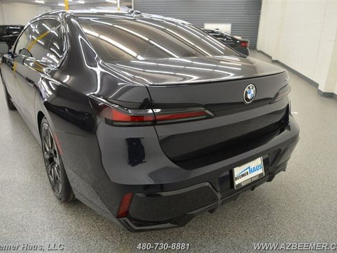 Used 2023 BMW 740i RWD image 13