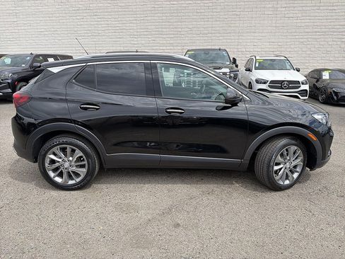 Used 2023 Buick Encore GX Essence w/ Experience Buick Package FWD image 4