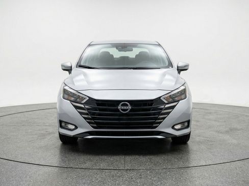 Used 2025 Nissan Versa SV image 1