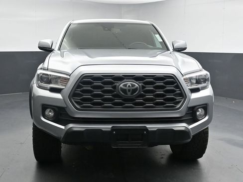 Used 2022 Toyota Tacoma TRD Off-Road w/ Technology Package AWD/4WD image 3