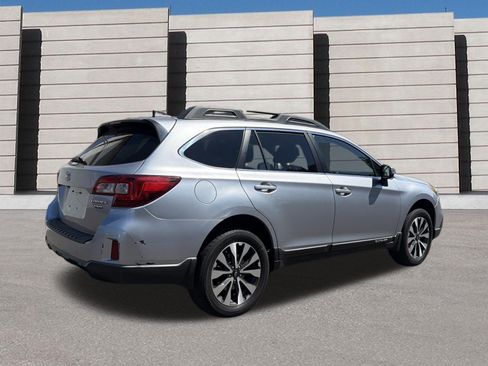 Used 2017 Subaru Outback 3.6R Limited AWD/4WD image 4