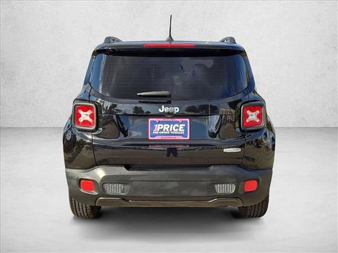 Used 2016 Jeep Renegade Latitude image 6