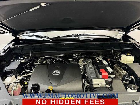 Used 2021 Toyota Highlander XLE image 10