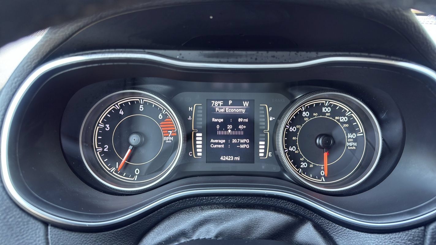 Used 2020 Jeep Cherokee Latitude Plus FWD image 12