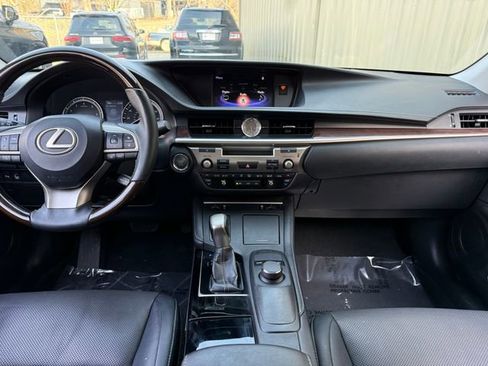 Used 2017 Lexus ES 350 w/ Premium Package image 17