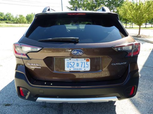 Used 2020 Subaru Outback Limited w/ Popular Package #2 AWD/4WD image 7