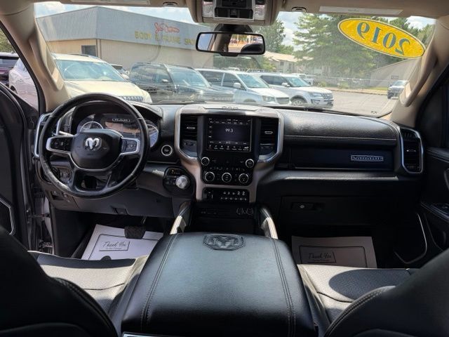 Used 2019 RAM 1500 Laramie AWD/4WD image 2