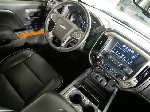 Used 2017 Chevrolet Silverado 1500 High Country AWD/4WD image 9