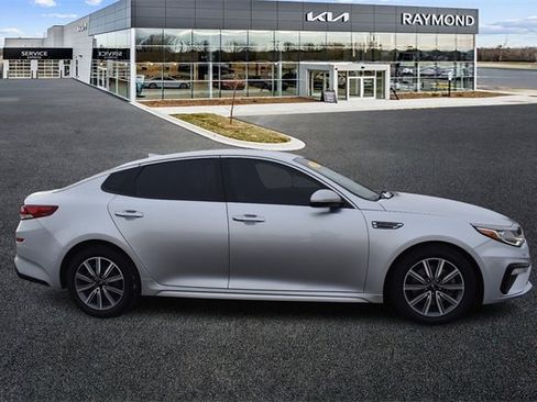 Used 2019 Kia Optima EX image 2
