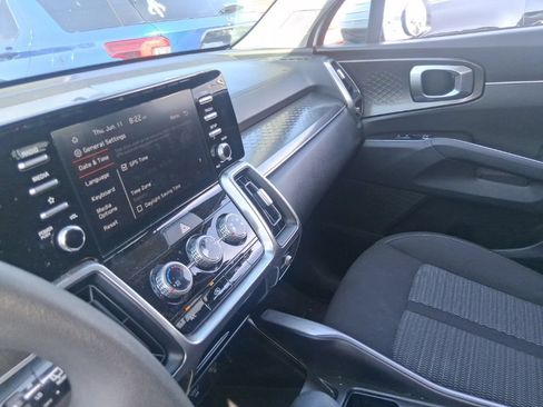 Certified 2023 Kia Sorento LX FWD image 11