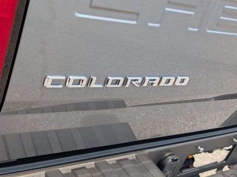 Used 2021 Chevrolet Colorado ZR2 w/ ZR2 Dusk Special Edition AWD/4WD image 9