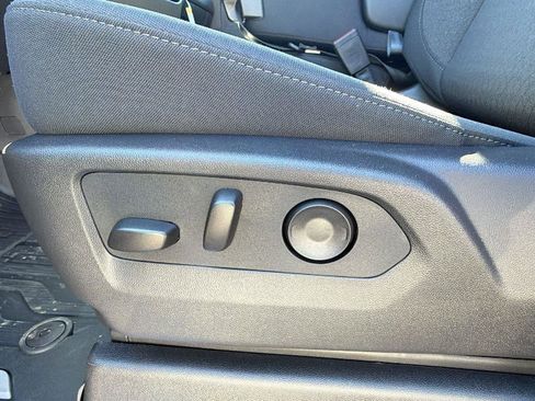 New 2026 GMC Sierra 1500 SLE image 15