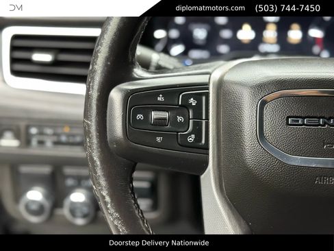 Used 2022 GMC Yukon XL Denali w/ Advanced Technology Package image 35