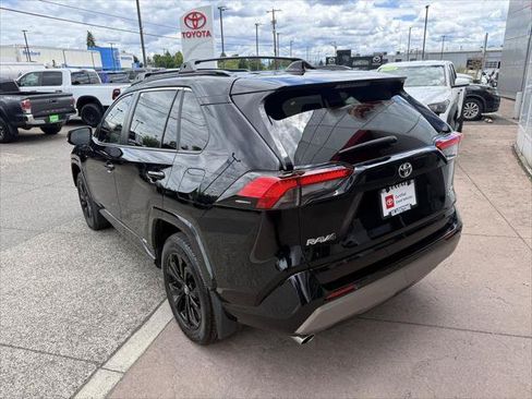 Certified 2025 Toyota RAV4 SE w/ Convenience Package AWD/4WD image 4