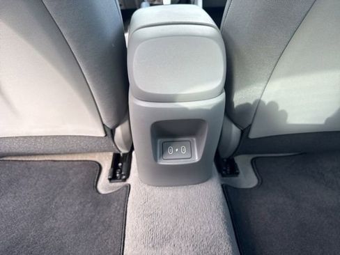 Certified 2025 Hyundai Elantra Sport image 26