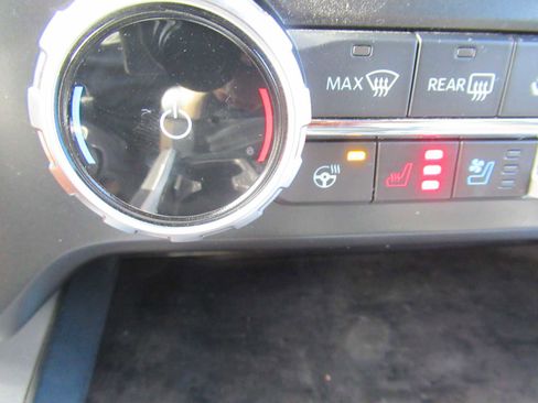 Used 2023 Ford F350 Lariat image 28