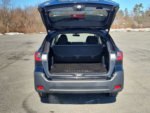 Used 2023 Subaru Outback Premium image 17