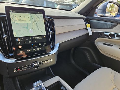 New 2026 Volvo XC90 B6 Plus image 13