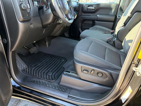 Used 2024 Chevrolet Silverado 1500 Custom image 9