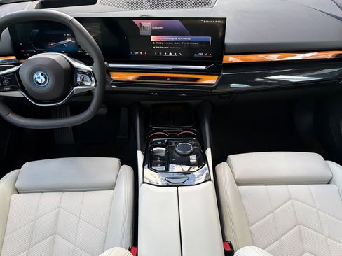 Certified 2024 BMW i5 eDrive40i w/ Premium Package image 17