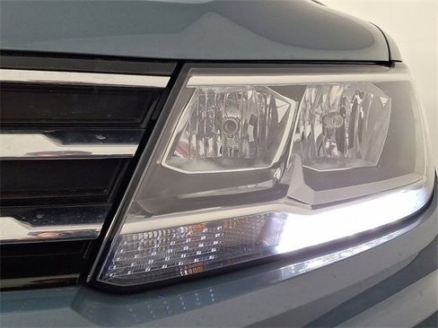 Used 2020 Volkswagen Tiguan SEL w/ 3rd Row Seat Package image 12